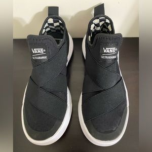 Vans UltraRange black white gore slip on